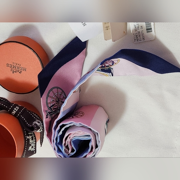 Hermes Twilly "Les Voitures Exquises" - Bleu/Rose/Vert - Picture 12 of 16